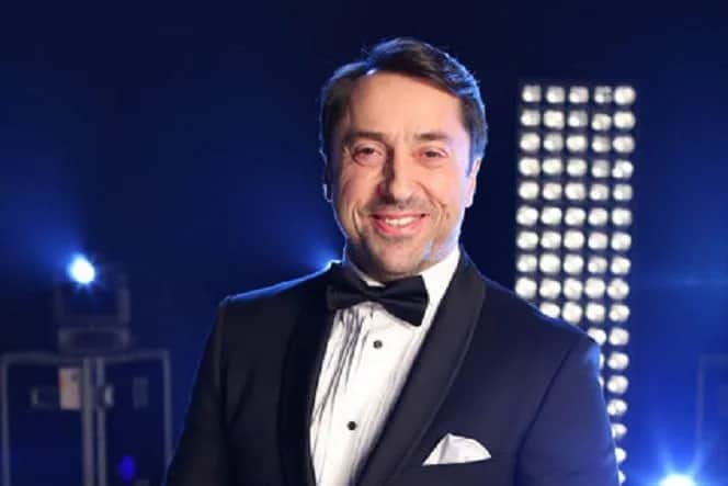 Skąd pochodzi Marcin Miller? Odkryj jego niezwykłe korzenie w Prostkach