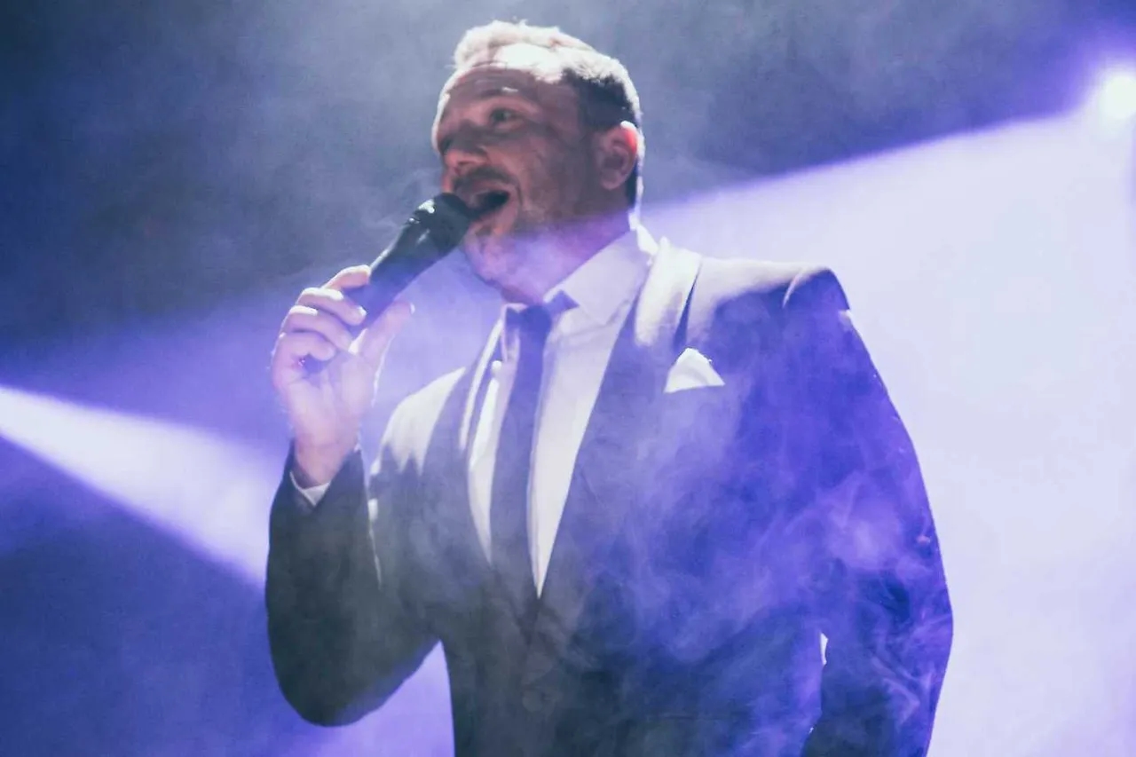 Mirosław Niewiadomski tenor – ile ma lat i co warto o nim wiedzieć