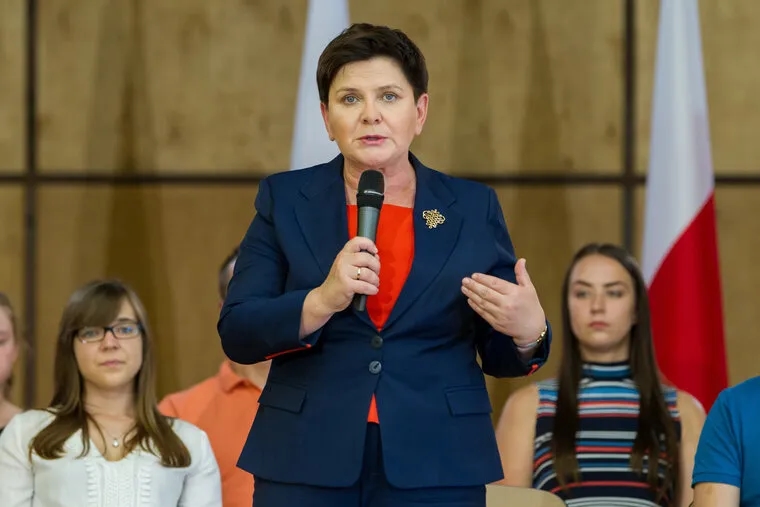 Beata Szydło kim jest z zawodu? Zaskakujące fakty o jej karierze